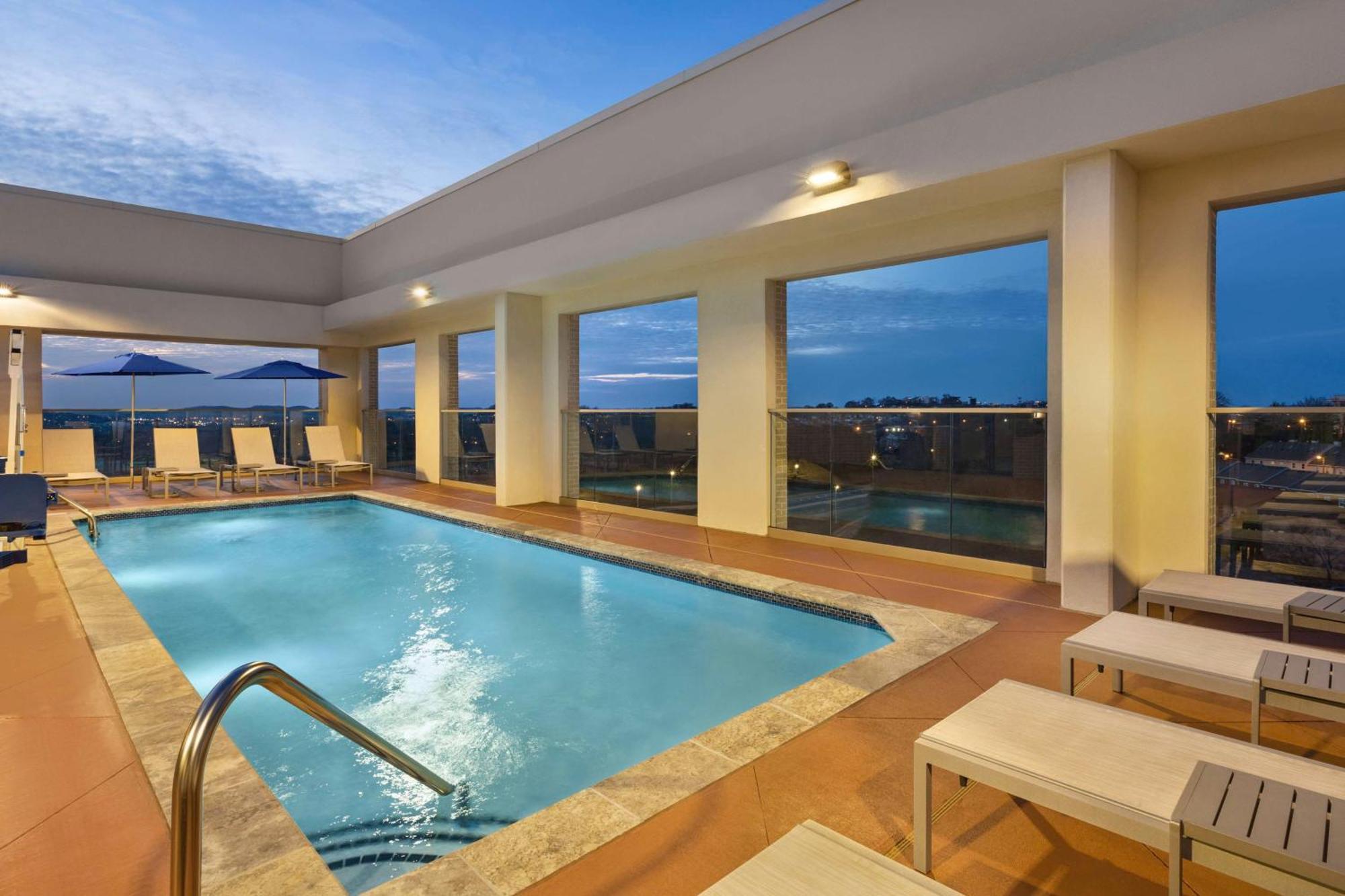Hilton Garden Inn Nashville West End Avenue ภายนอก รูปภาพ
