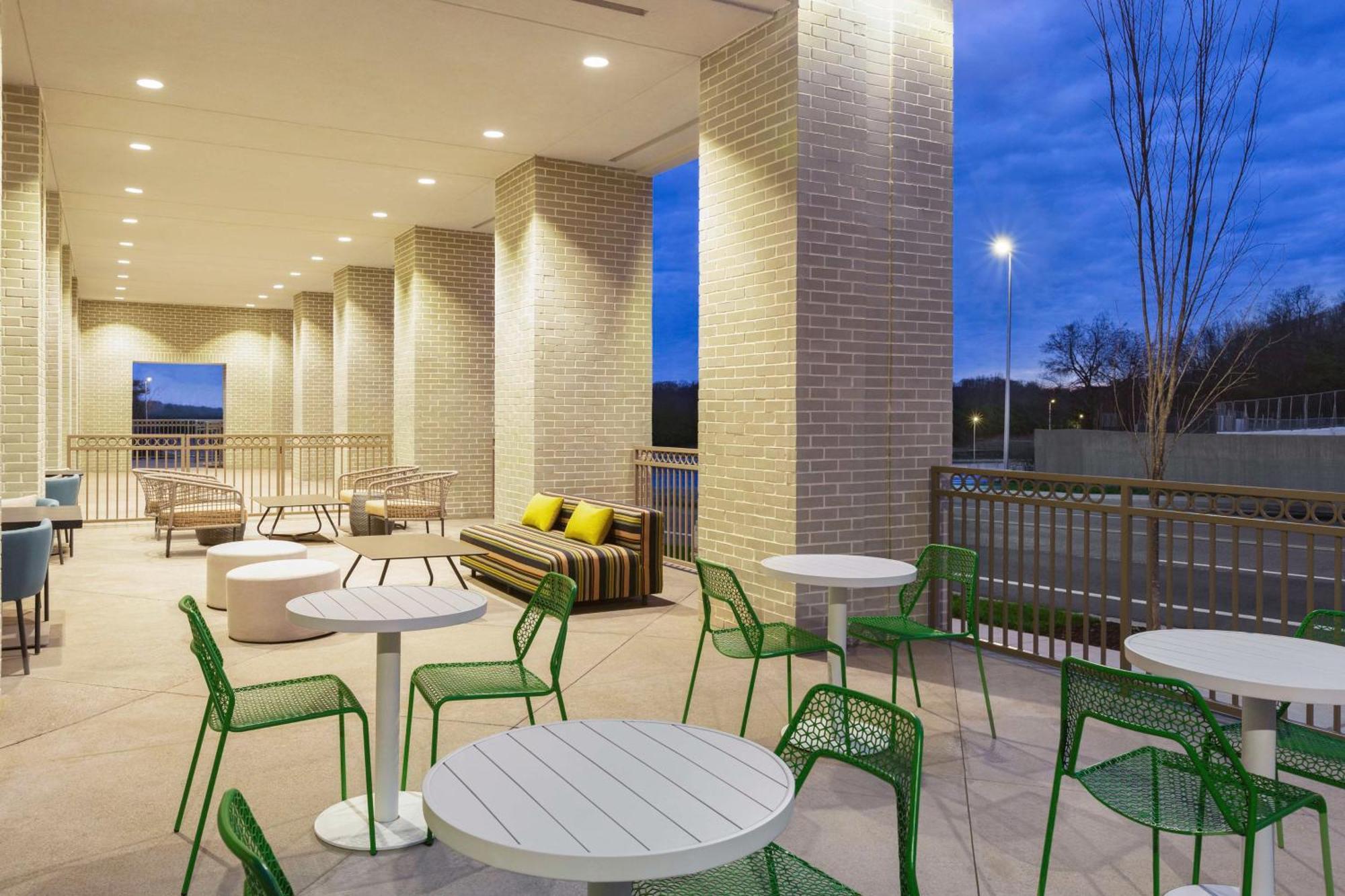 Hilton Garden Inn Nashville West End Avenue ภายนอก รูปภาพ